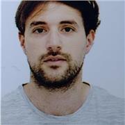 Entrenador y jugador de baloncesto superior con más de 10 años de experiencia